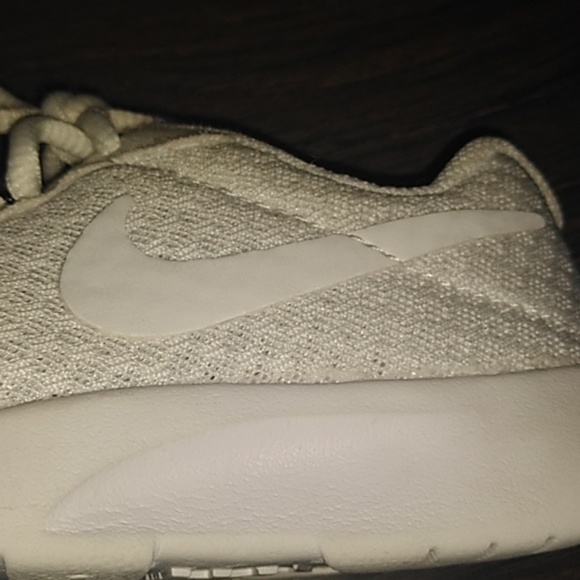 Roushe - Picture 2 of 3